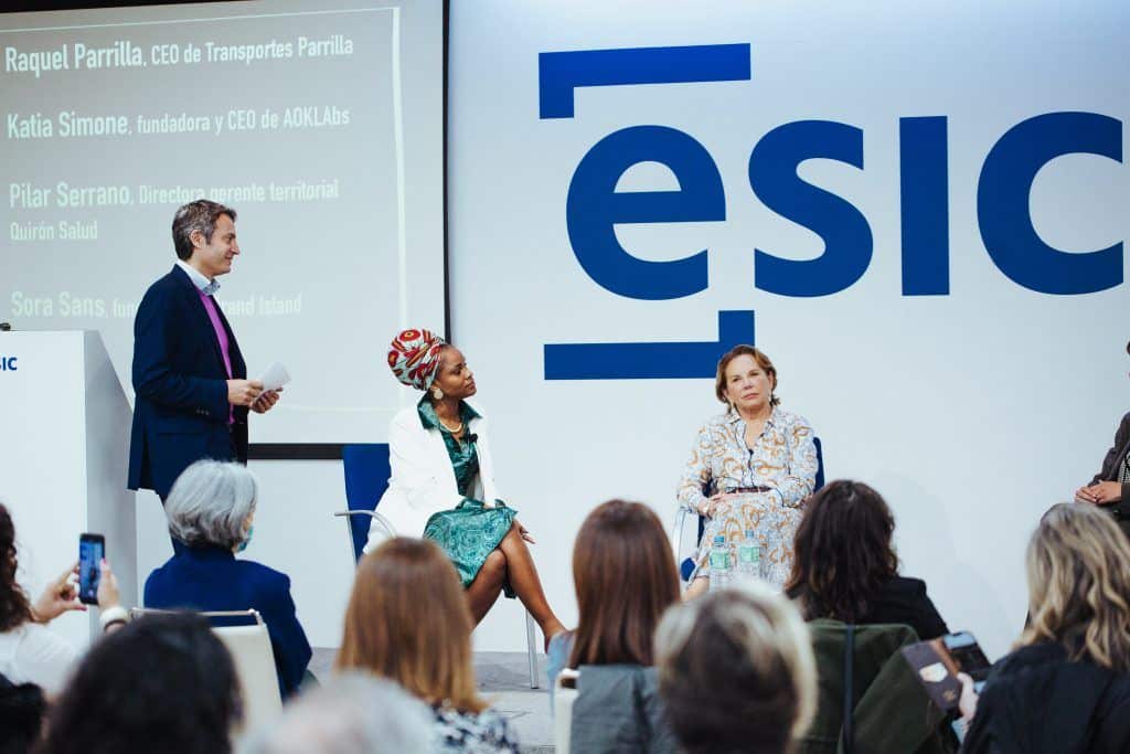 Katia Simone, en una mesa redonda sobre emprendimiento femenino, celebrada en ESIC Sevilla