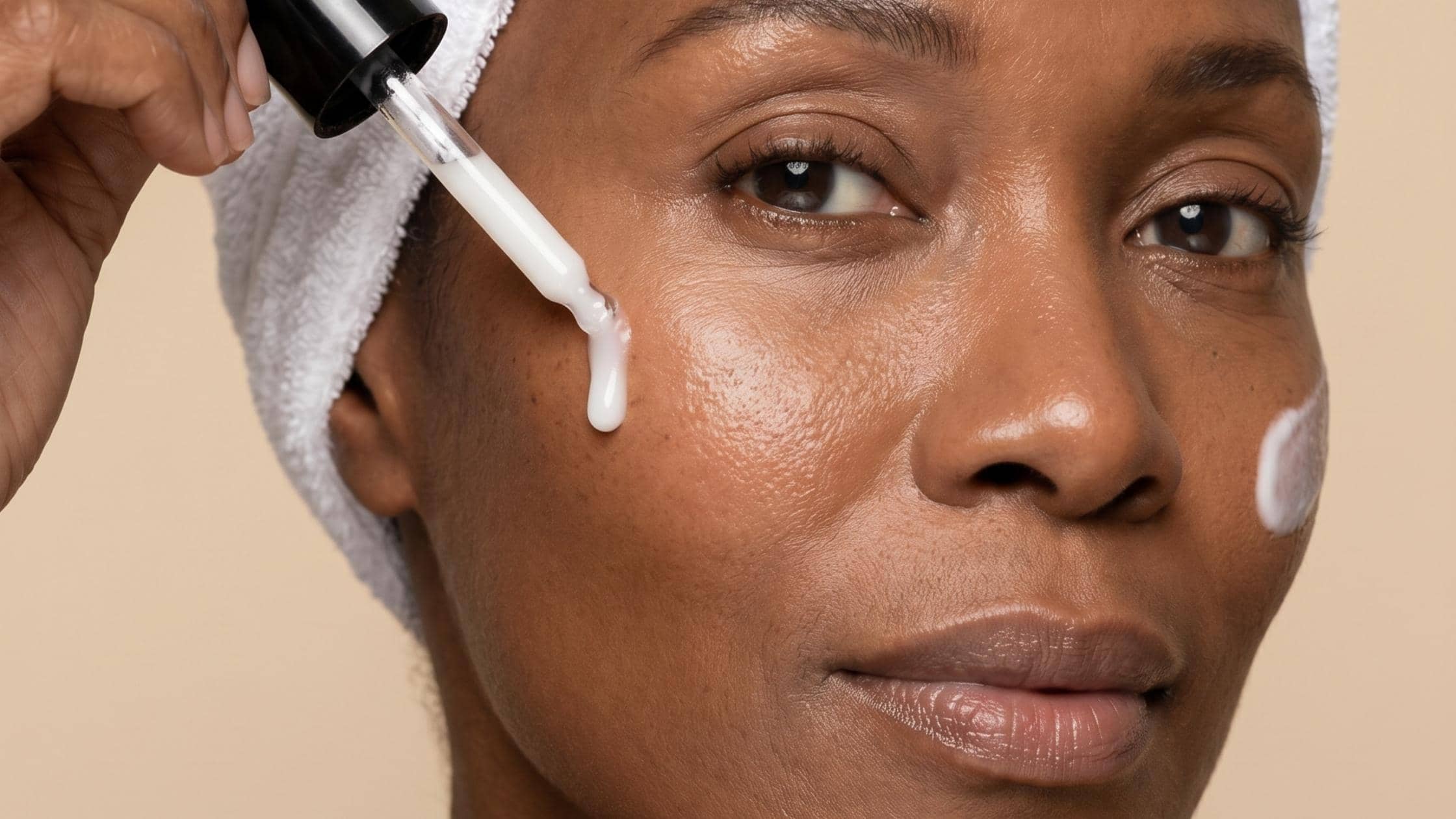 ¿Qué va primero, el sérum o la crema? Orden correcto